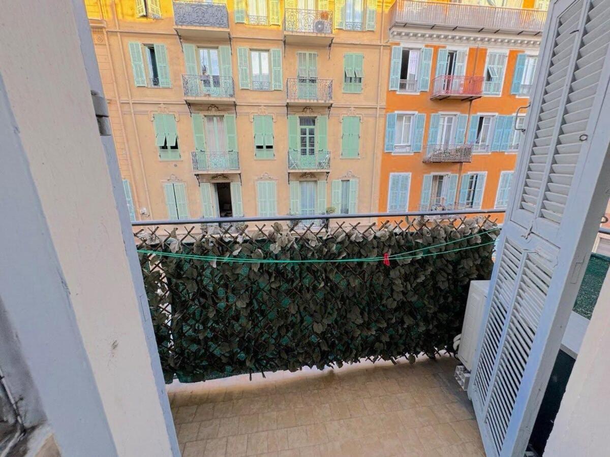 Apartamento 600m Port, Tramway, Clim, Wifi Niza